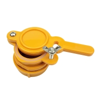 Plastový kohout bílý / žlutý